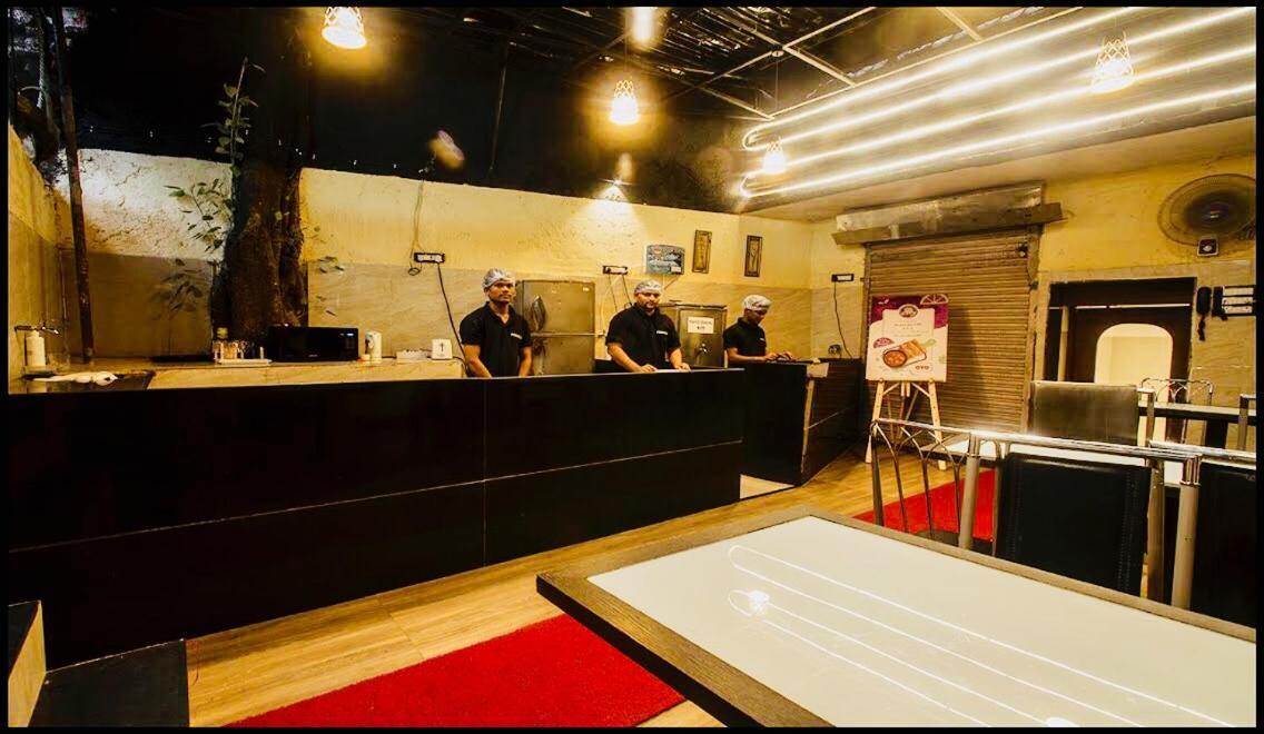 Qubestay Airport Capsule Hotel & Hostel Мумбаї Екстер'єр фото